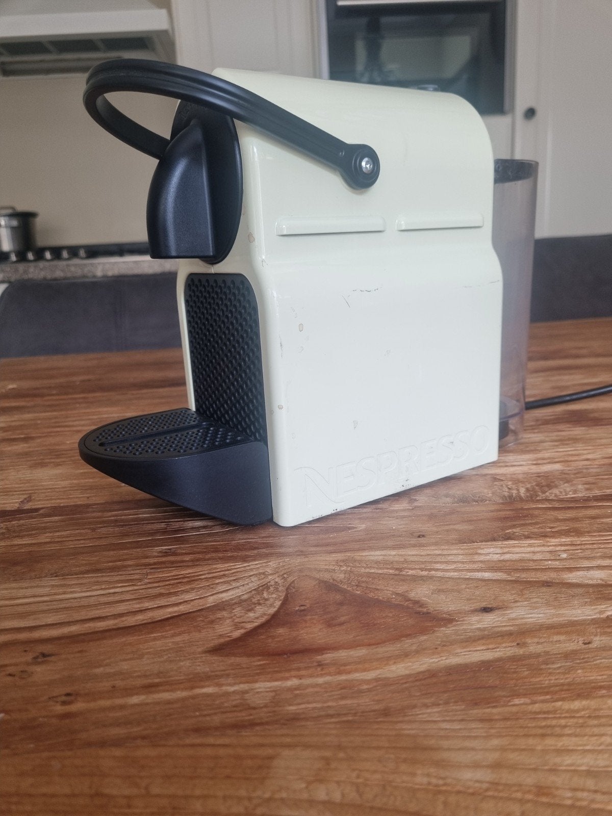 7,50 euro Nespresso koffiezetapparaat, Witgoed en Apparatuur, Gebruikt, Espresso apparaat, Ophalen of Verzenden, 1 kopje