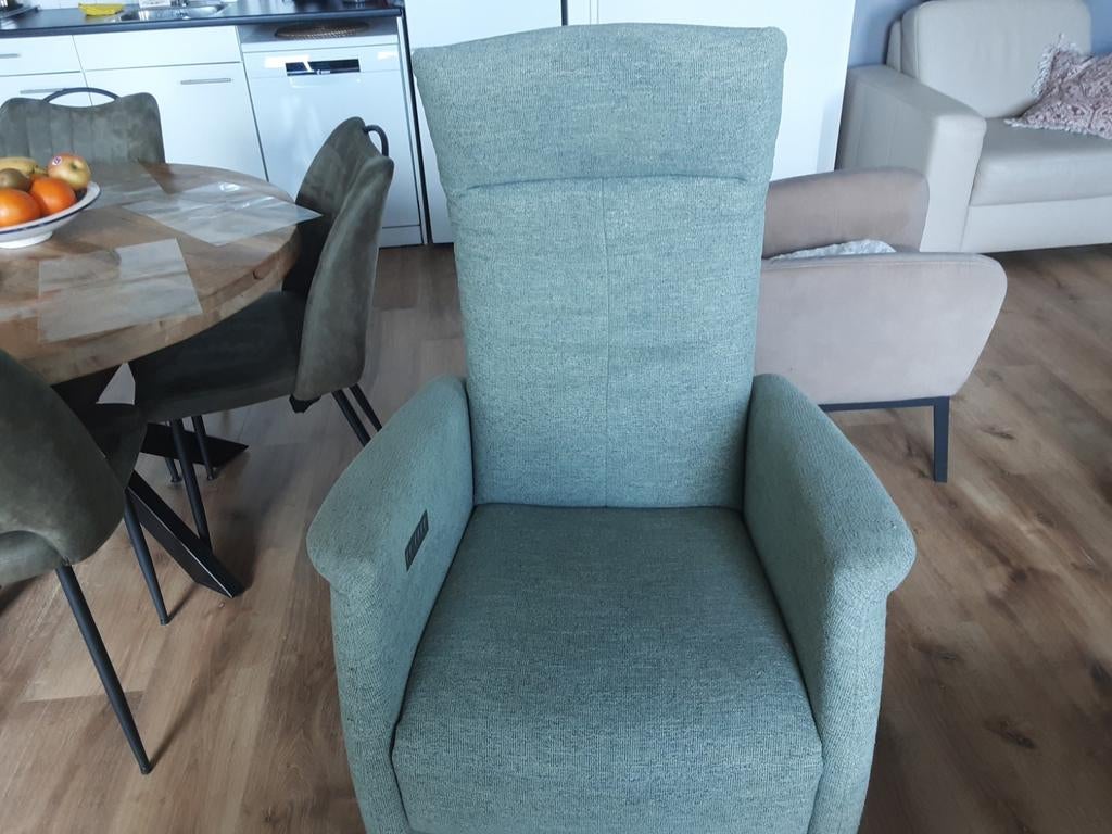 Comfortabele fauteuil met relaxfunctie, Modern, Comfortabel, 75 tot 100 cm, Ophalen of Verzenden, Zo goed als nieuw