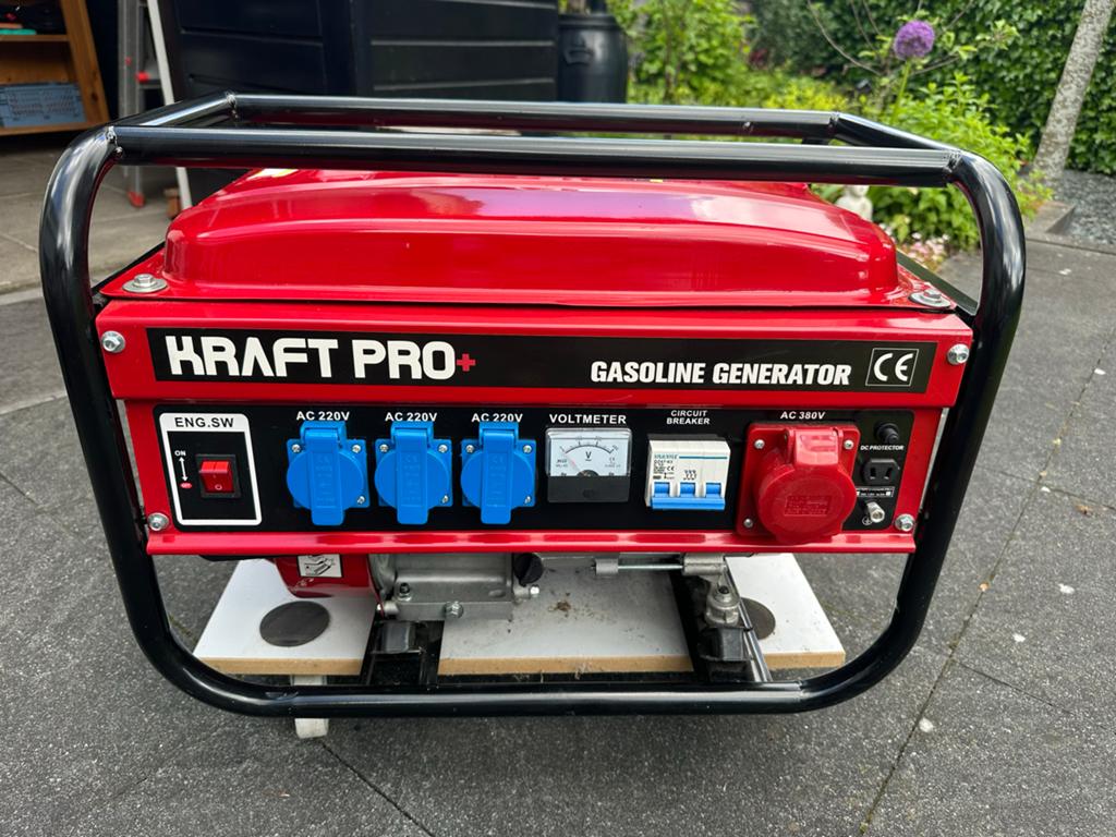 KRAFT PRO Benzine Generator 6.5HP, Ophalen of Verzenden, Zo goed als nieuw, Minder dan 5 kVA, Benzine