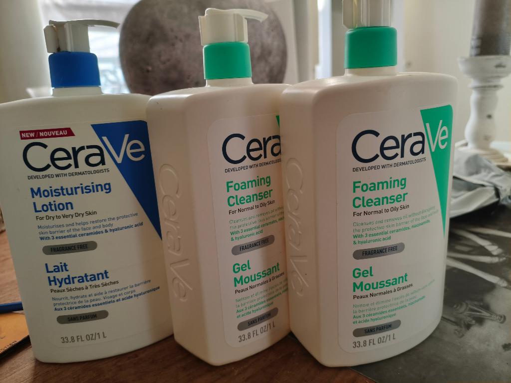 CeraVe Schuimende Reinigingsgel en hydraterende lotion, Ophalen of Verzenden, Nieuw, Gehele gezicht, Reiniging