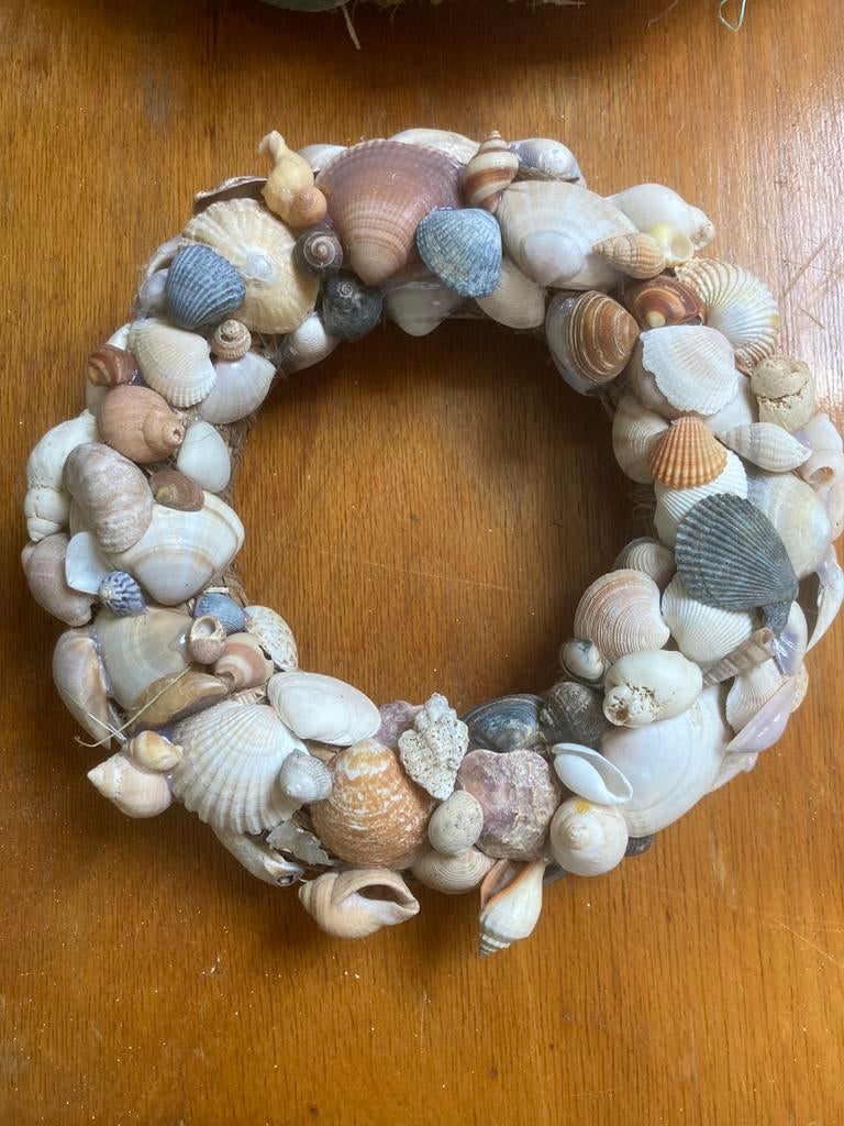 Schelpenkrans, G, B, Ophalen of Verzenden, Zo goed als nieuw