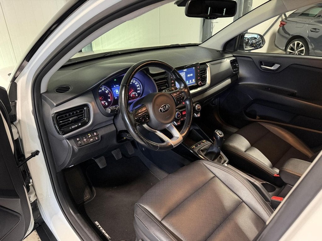 Kia Stonic 1.0 T-GDi ExecutiveLine Camera Trekhaak Carplay, Auto's, Kia, Voorwielaandrijving, 450 kg, Gebruikt, Euro 6