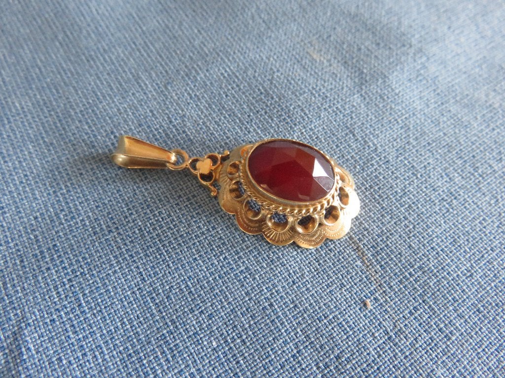 Antieke hanger met carneool steen in 14 karaat goud, Ophalen of Verzenden, Goud, Hanger