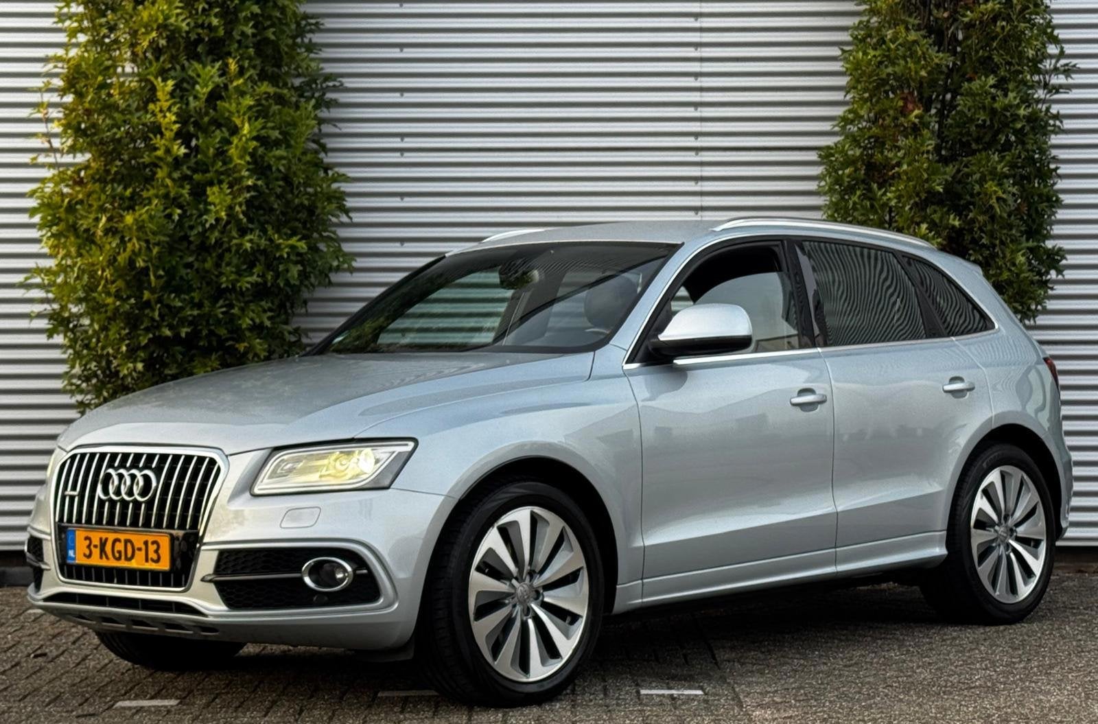 Audi Q5 2.0 TFSI hybrid quattro S Edition LEDER / XENON / NA, Auto's, Automaat, Euro 5, Gebruikt, Zwart