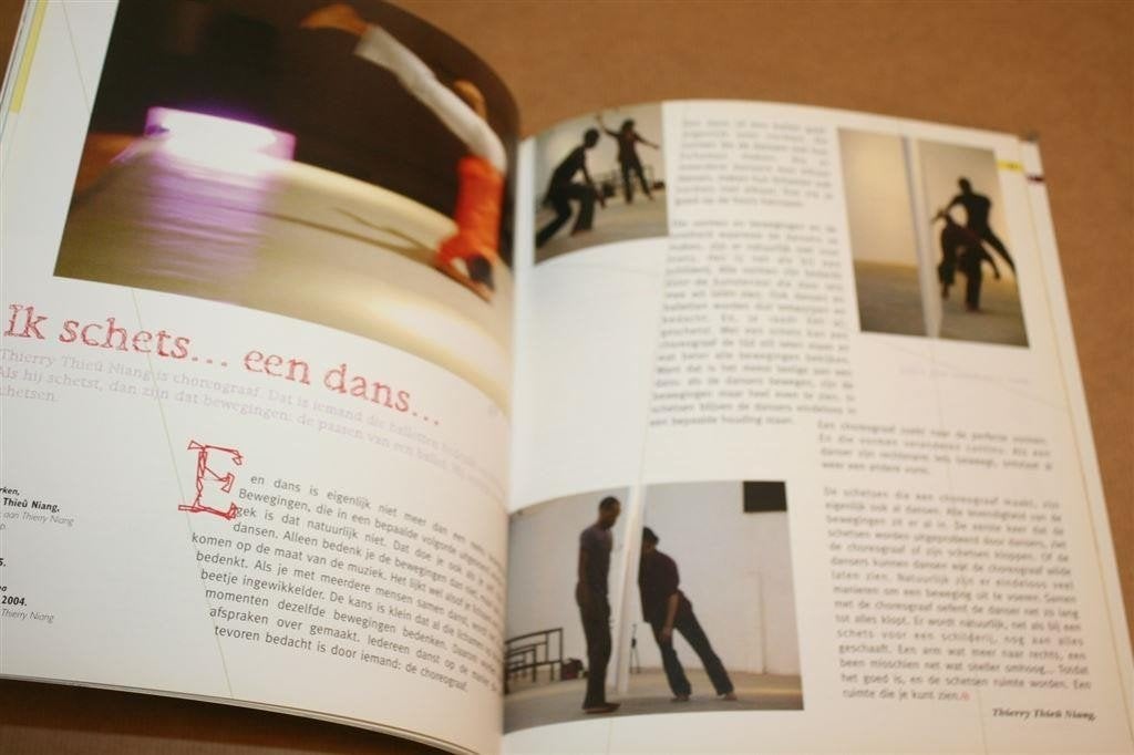 Schetsen — Dada Kunsttijdschrift, Ophalen of Verzenden, Zo goed als nieuw