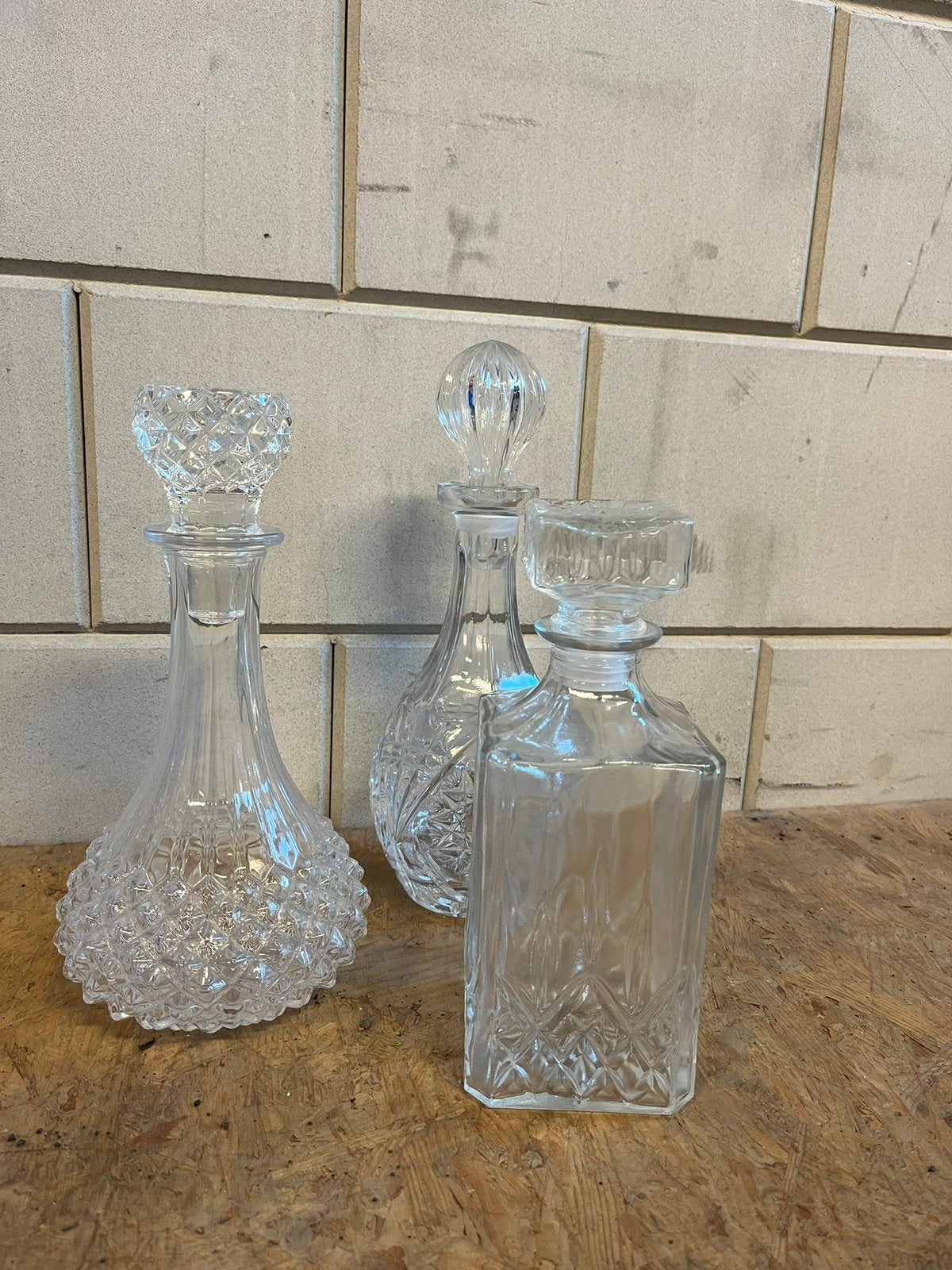 Ouderwetse glazen karaffen leuk met water, whiskey of Gin, Ophalen of Verzenden