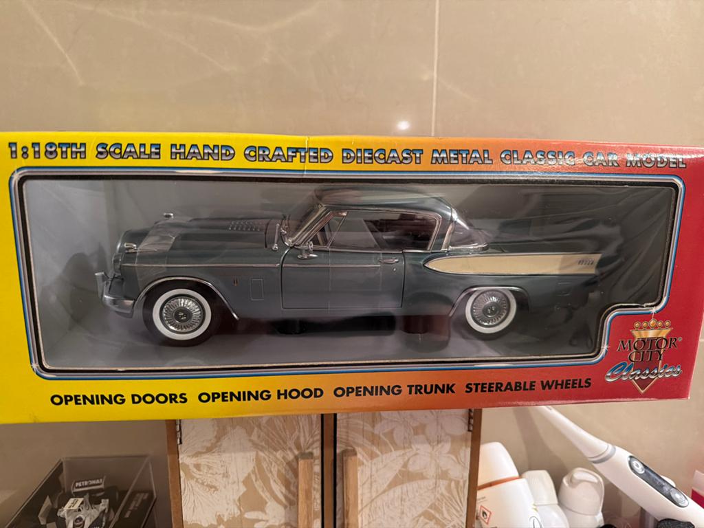 Motorcity 1/18 Studebaker Golden Hawk - Nieuw in doos, F, Auto, Nieuw, Ophalen of Verzenden