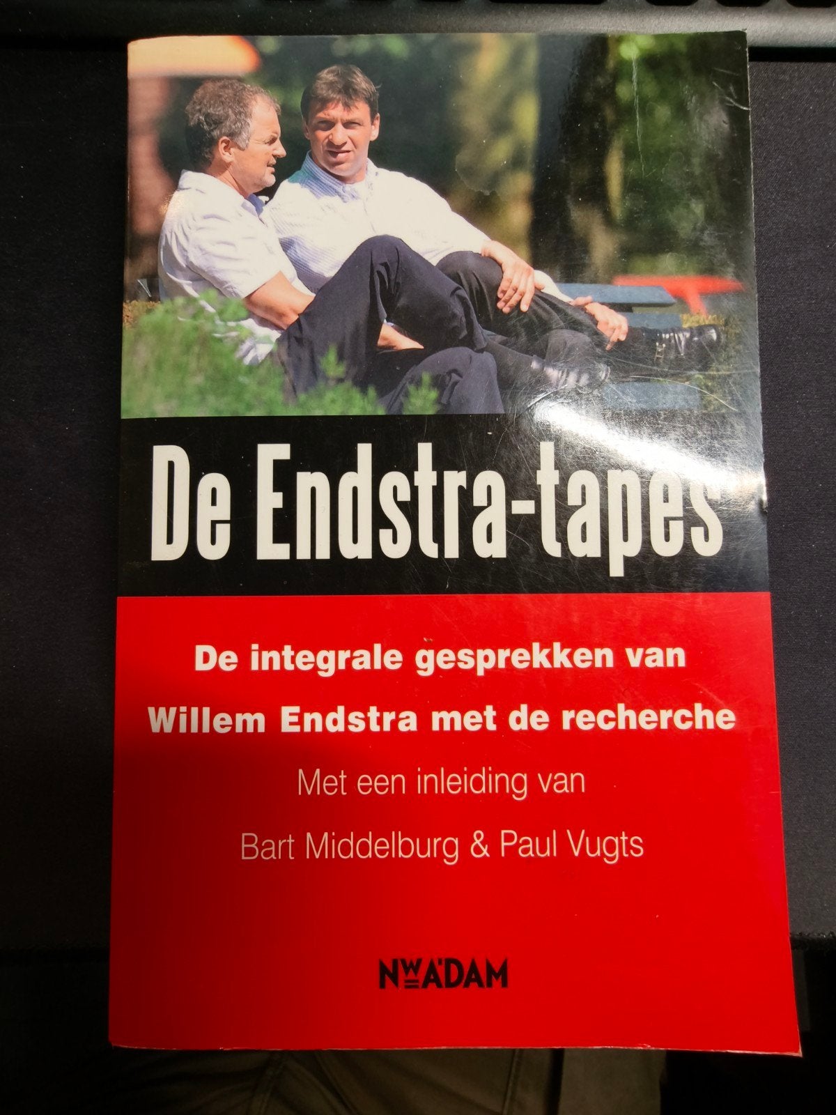 De Endstra-tapes - Willem Endstra met de recherche, Boeken, Ophalen of Verzenden, Gelezen, Bart Middelburg & Paul Vugts