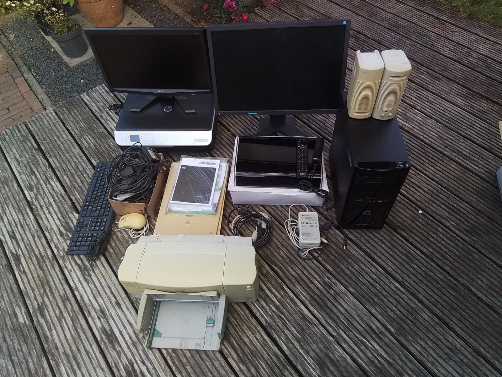 PARTIJ COMPUTER MONITORS  PRINTERS SCANNER  COMPUTER KABELS, Computers en Software, Scanners, Ophalen, Zo goed als nieuw