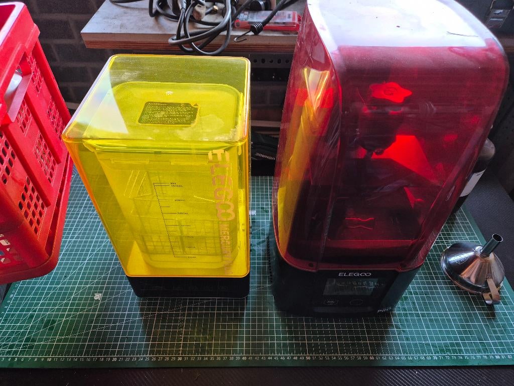 3D resin printer + curing/cleaning station, Computers en Software, 3D Printers, Gebruikt, Resin/Hars, Ophalen