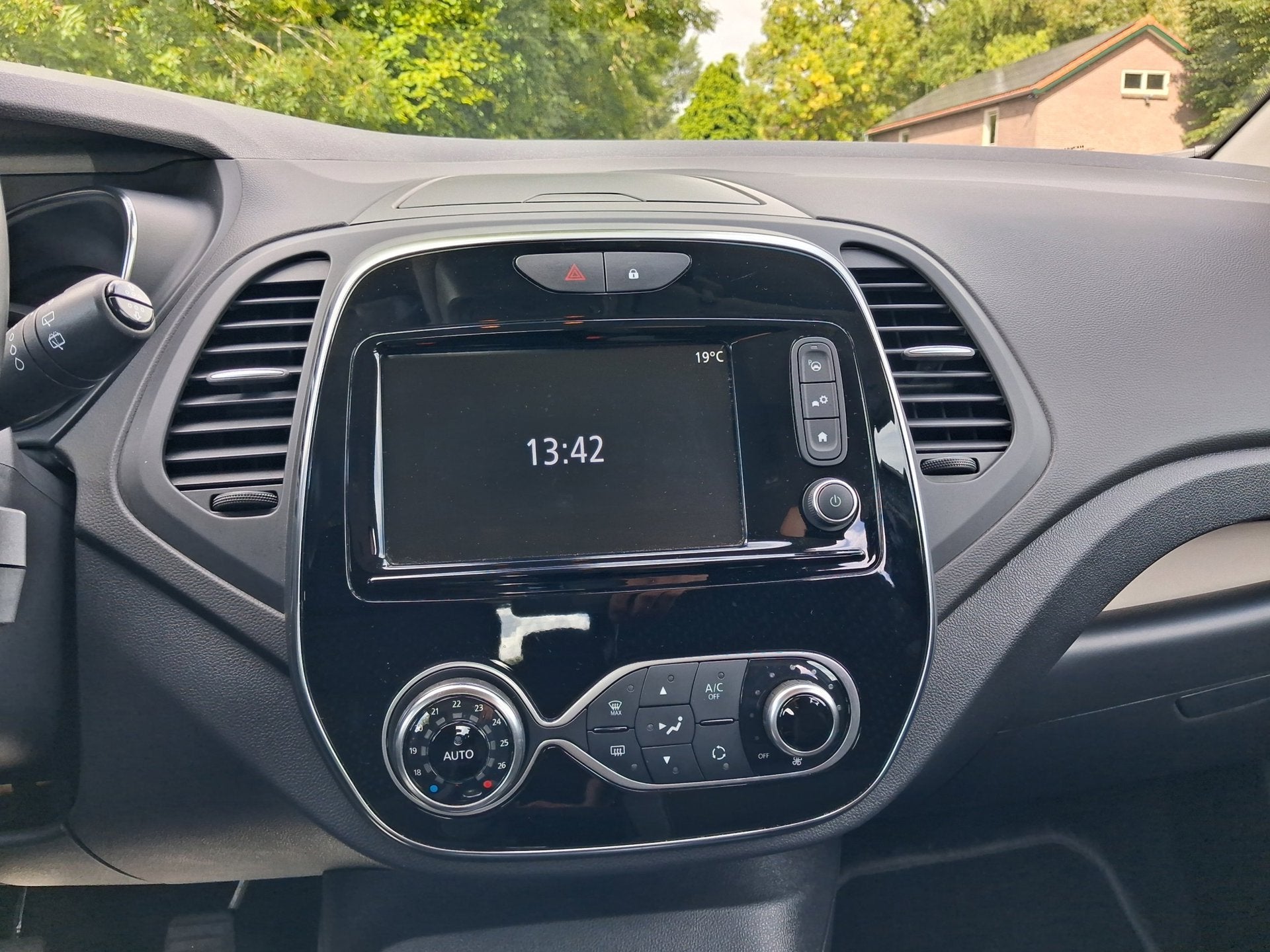 Foto 15 van Renault Captur 0.9 TCe Intens LED clima Navi pdc lage km ALL