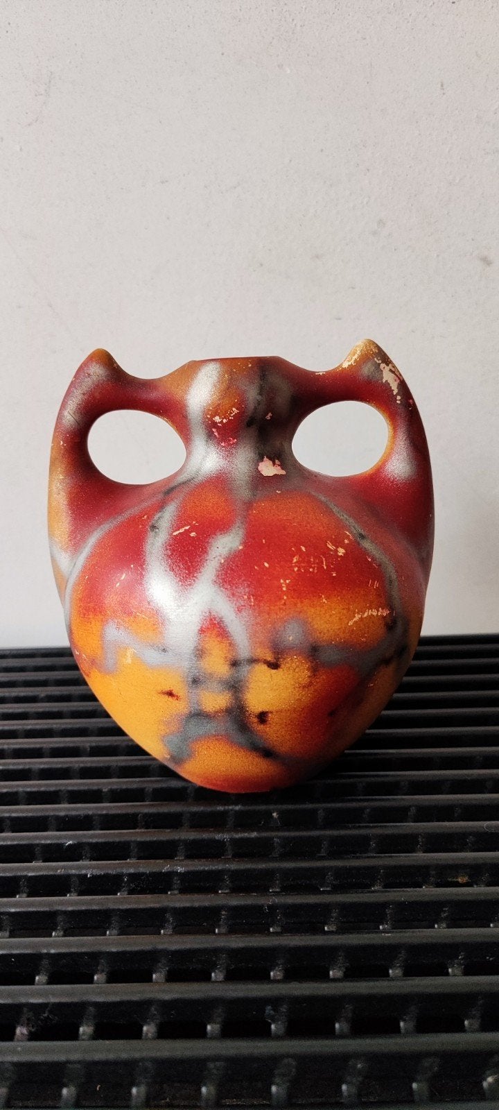 Bijzonder vormgegeven keramieken amphora vaasje, 15x15 cm, Ophalen of Verzenden