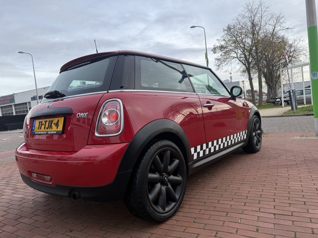 MINI Mini 1.6 One | 6versn | airco | navi | (bj 2012), Auto's, 4 stoelen, Origineel Nederlands, Bedrijf, 75 pk