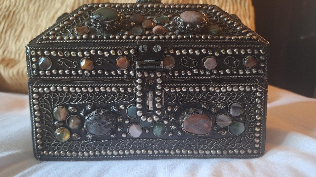 Vintage Indiase Sieradendoos met Half  Edelstenen, Ophalen, Hout, Zwart, Oosters