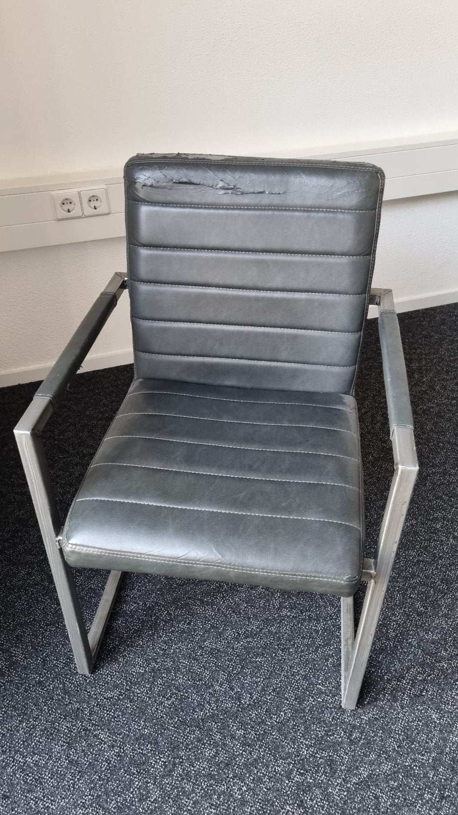 Eetkamer stoelen, 20 euro per stuk, Ophalen, Gebruikt, Metaal, Grijs