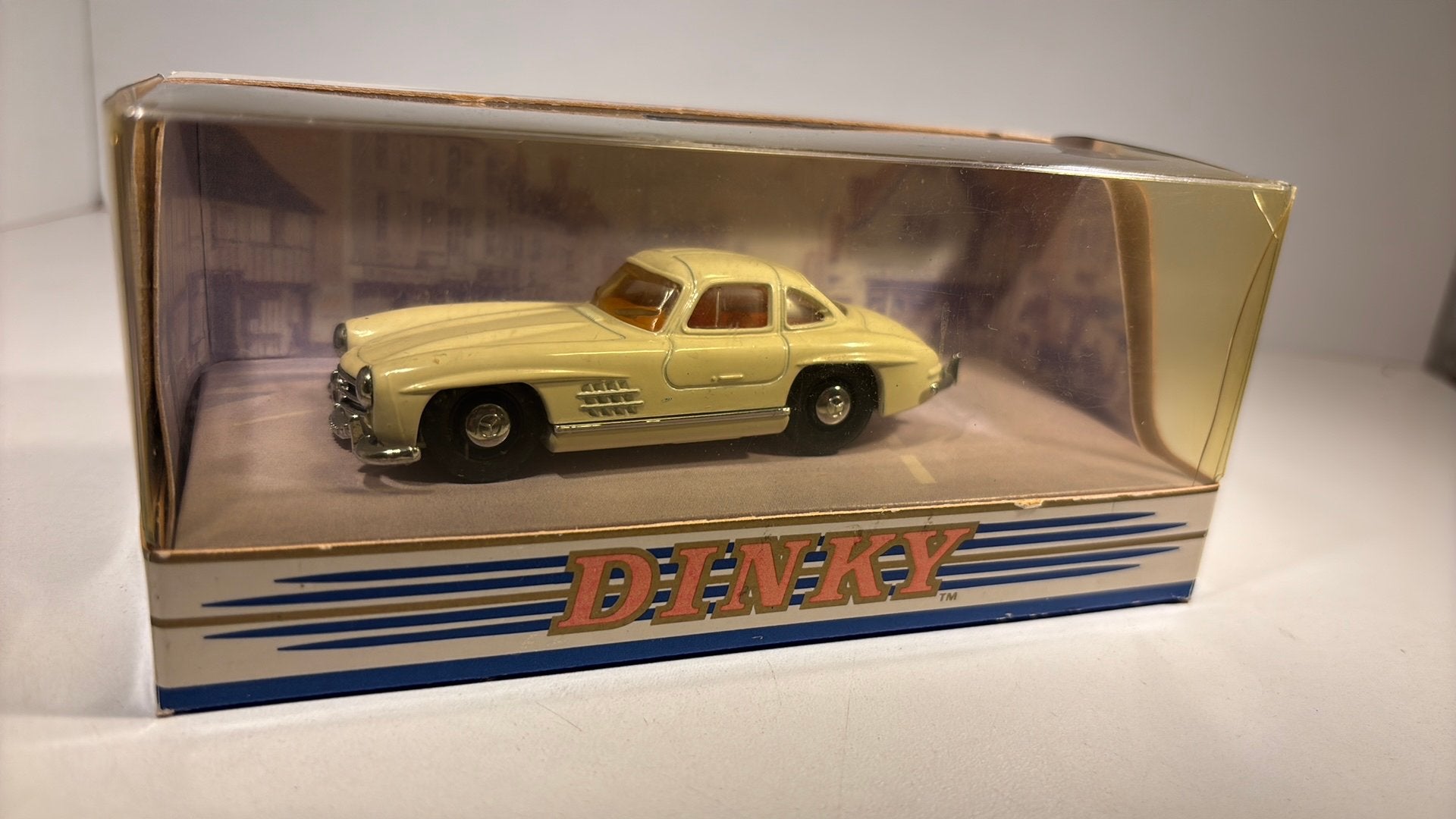 Mercedes benz 300 sl gullwing dinky Matchbox 1.43, Auto, Ophalen of Verzenden, A, A