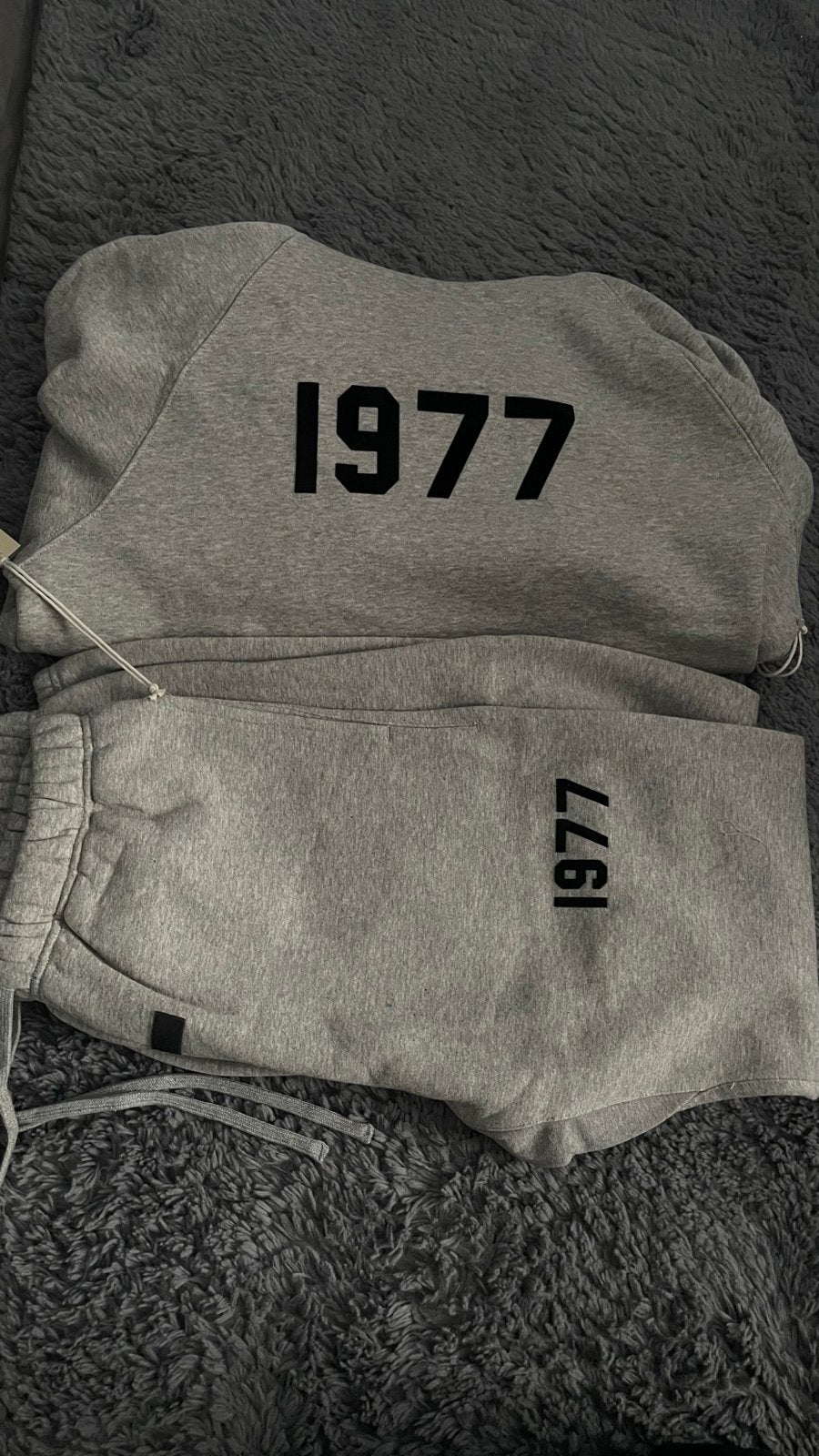 Essentials 1977 Hoodie en Joggingbroek Set - Grijs, Ophalen of Verzenden, Nieuw, Overige maten, Grijs