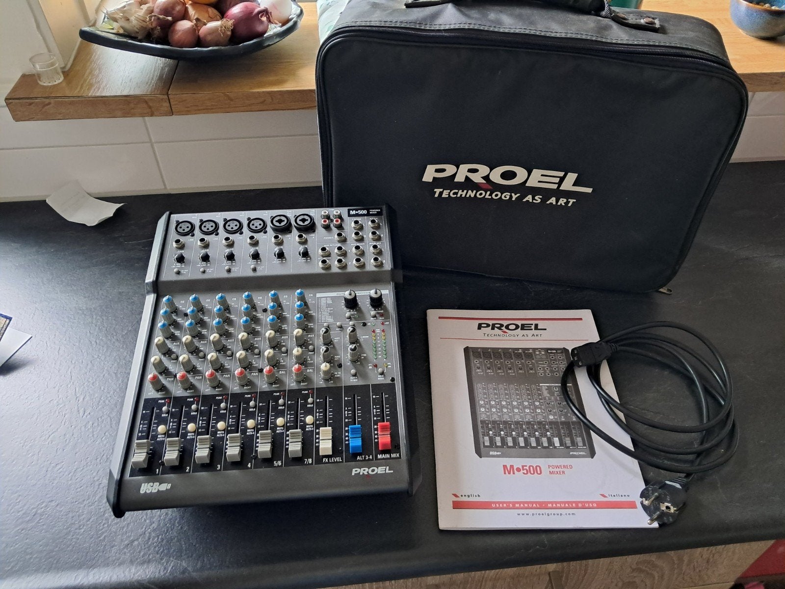 Proel M-500 powerd mengpaneel 2x250 watt rms, Ophalen of Verzenden, Zo goed als nieuw, 5 tot 10 kanalen, Microfooningang
