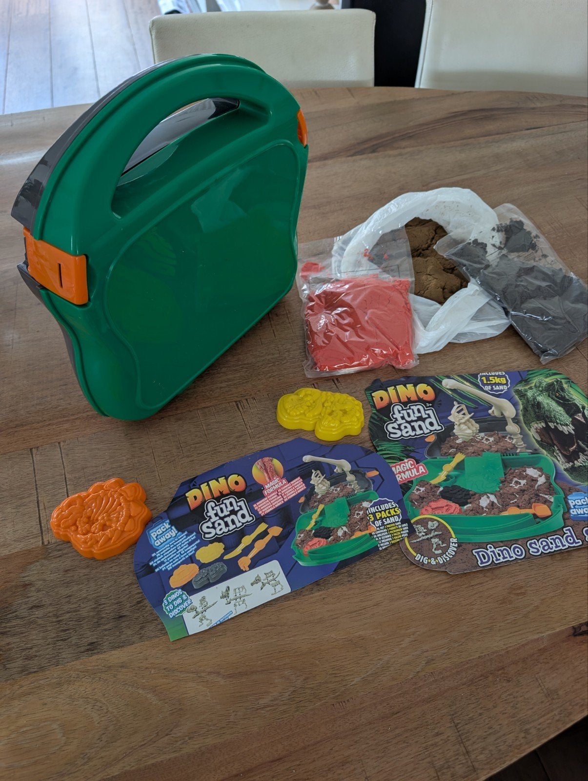 Dino fun sand mét koffer, Ophalen of Verzenden, Zo goed als nieuw, Jongen of Meisje