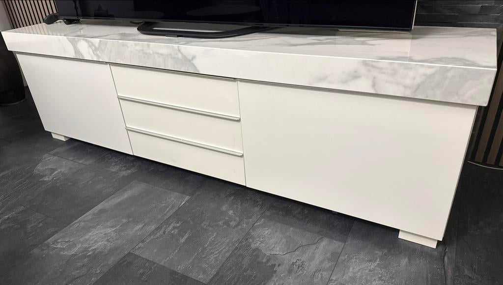 Mooi IKEA tv meubel, Huis en Inrichting, Kasten | Televisiemeubels, Gebruikt, Minder dan 100 cm, 150 tot 200 cm, 25 tot 50 cm
