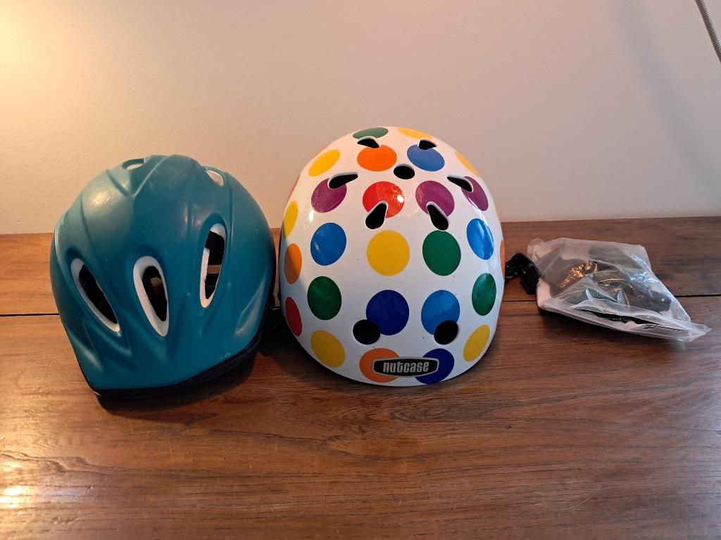 2 kinder fietshelmen, Fietsen en Brommers, Fietsaccessoires | Fietshelmen, Ophalen, Gebruikt, Jongen of Meisje, Overige maten
