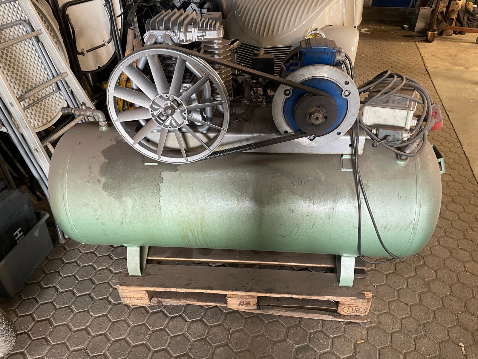 Creemers Compressor 500L - 16 bar, Ophalen, Gebruikt, 400 tot 800 liter/min, 10 bar of meer