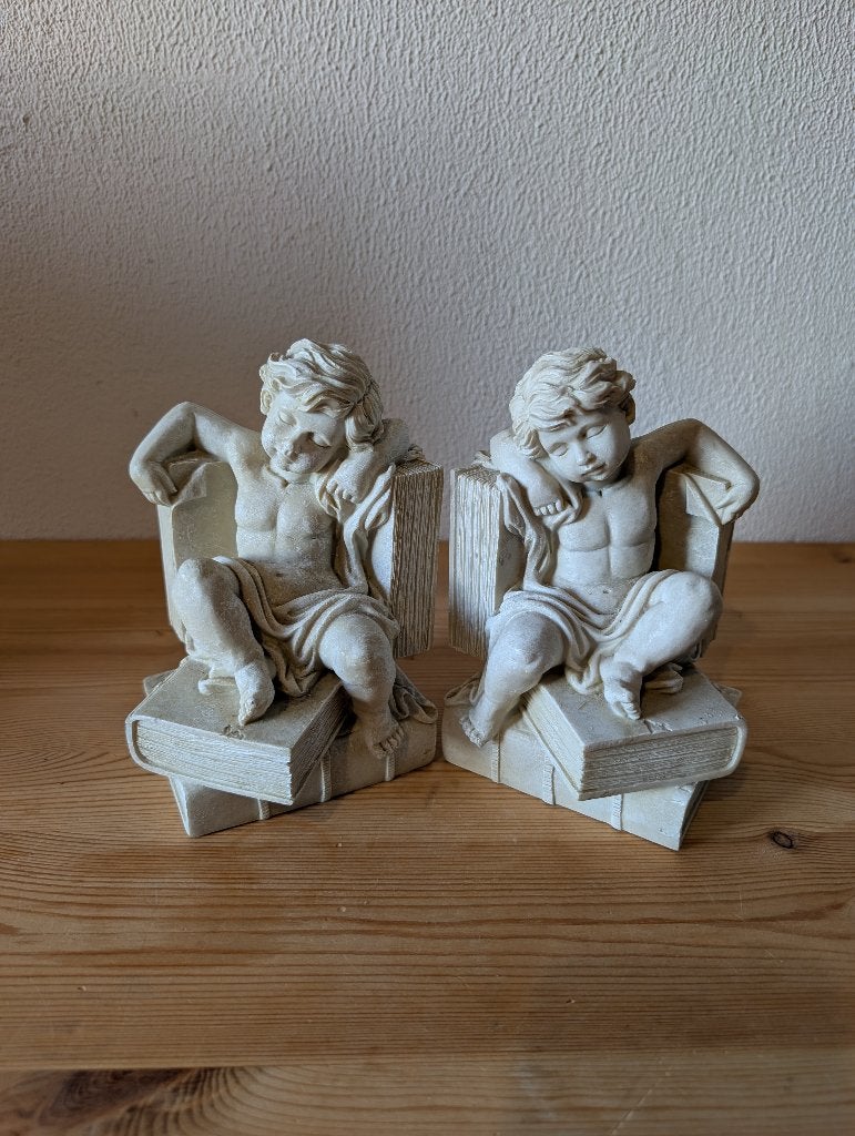 Set boekensteunen met klassieke putti-figuren, wit marmer, Ophalen