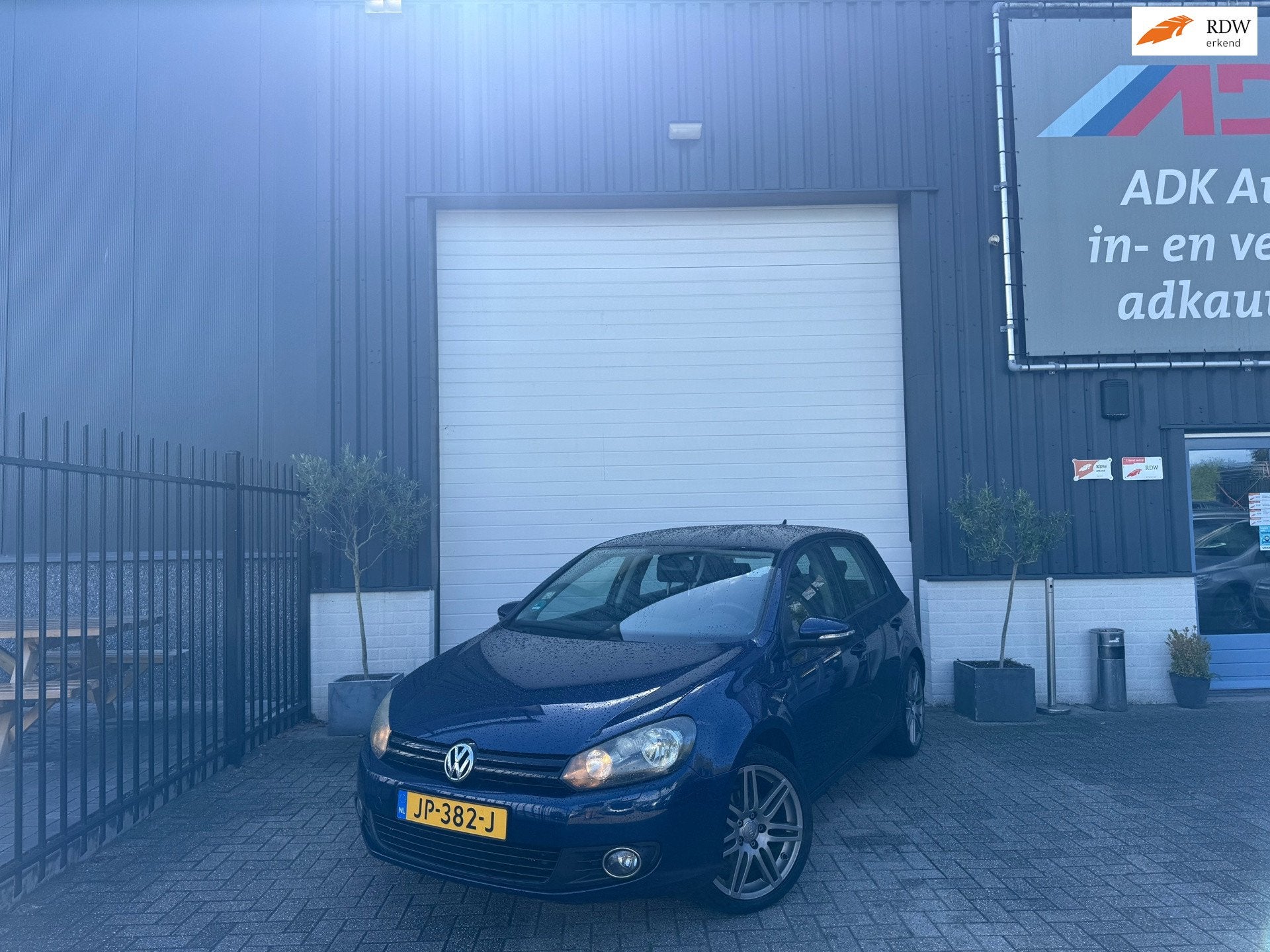 Volkswagen Golf 1.6 Comfortline NIEUWE APK/NAVI/STOELVERW/CL, Auto's, Voorwielaandrijving, Euro 5, Stof, Gebruikt