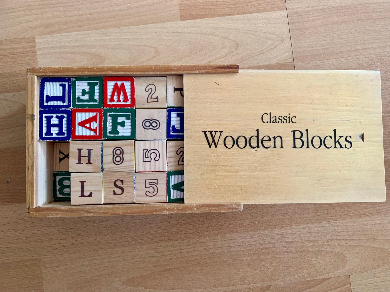 Houten blokken met letters en cijfers in kistje, Verzenden, Gebruikt, Overige typen