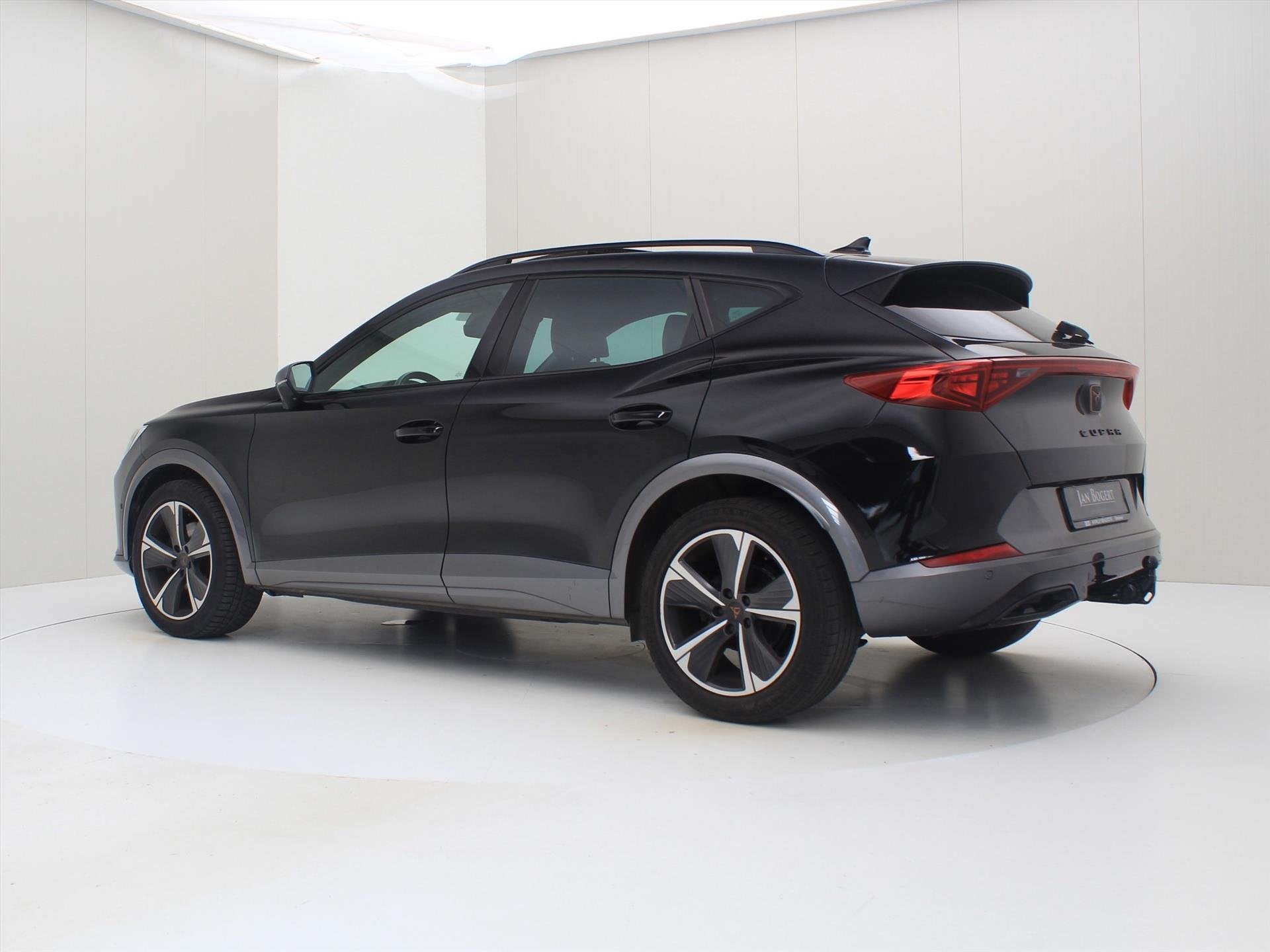 Cupra Formentor 1.5 TSI 150PK DSG [ TREKHAAK+PANO+CAMERA+STO, Auto's, Cupra, 15 km/l, Leder en Stof, Zwart, Bedrijf