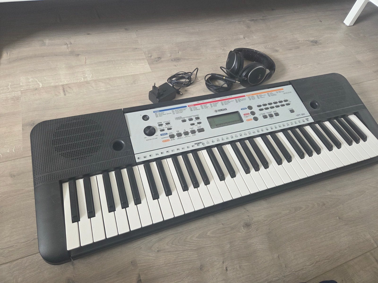 Yamaha YPT-260 Keyboard - Zo goed als nieuw met koptelefoon, Muziek en Instrumenten, Keyboards, Ophalen, Zo goed als nieuw, 61 toetsen