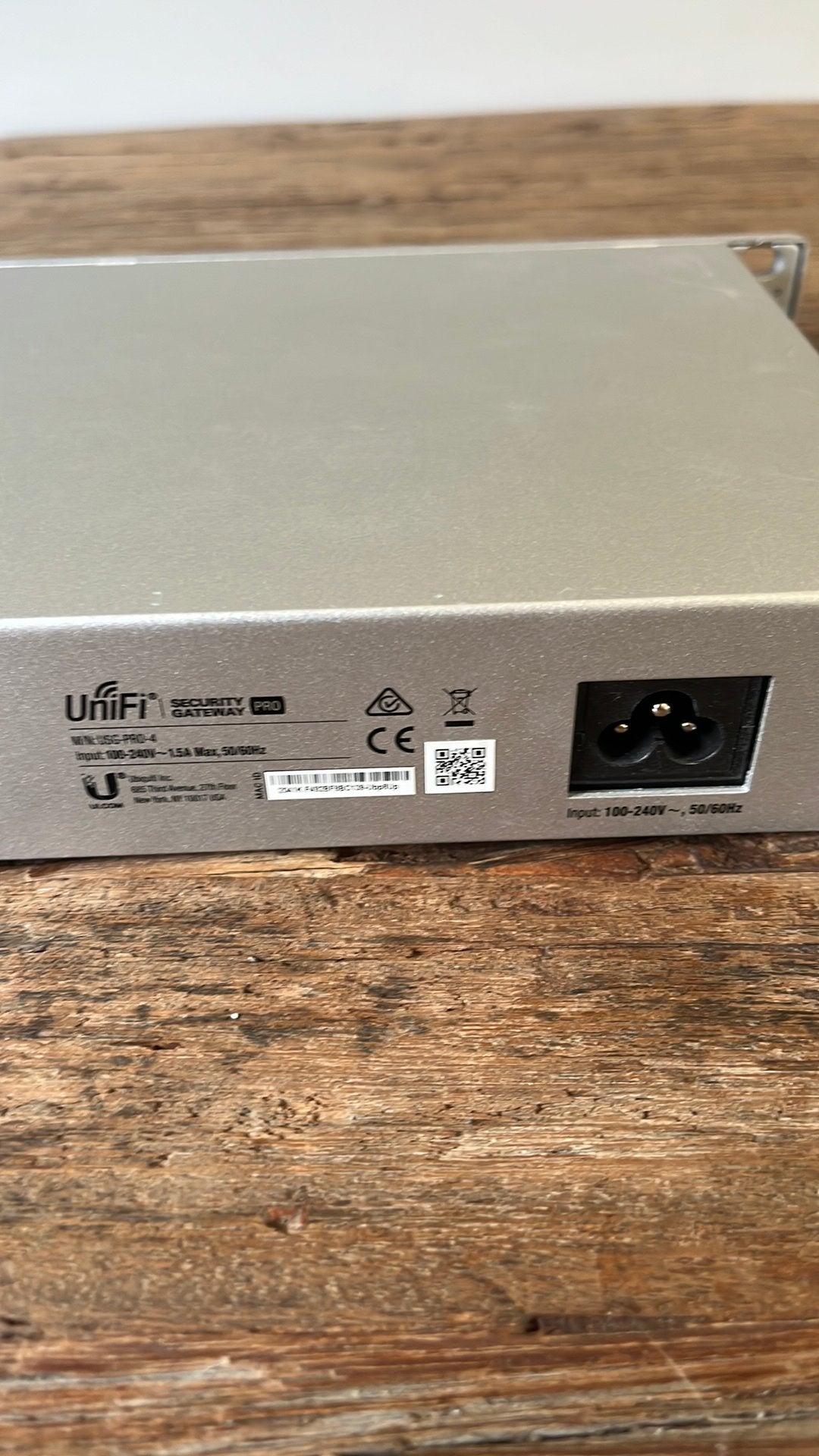 Ubiquiti UniFi Security Gateway Pro 4 (USG-PRO-4)- 18x, Computers en Software, Netwerk switches, Ophalen of Verzenden, Gebruikt