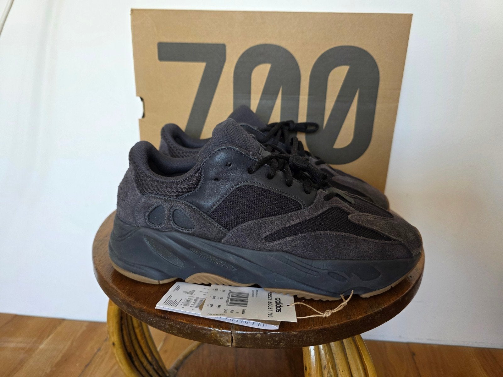 Adidas Yeezy Boost 700 'Utility Black' 44⅔, Zwart, Ophalen of Verzenden, Adidas Yeezy, Sneakers of Gympen