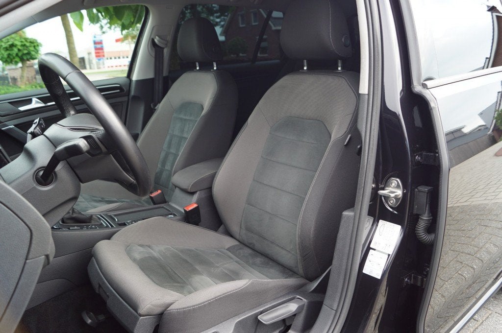 Volkswagen GOLF 1.5 TSI (150pk) DSG R-line LED/Keyless/Camer, Auto's, Automaat, Electronic Stability Program (ESP), Euro 6, 4 cilinders