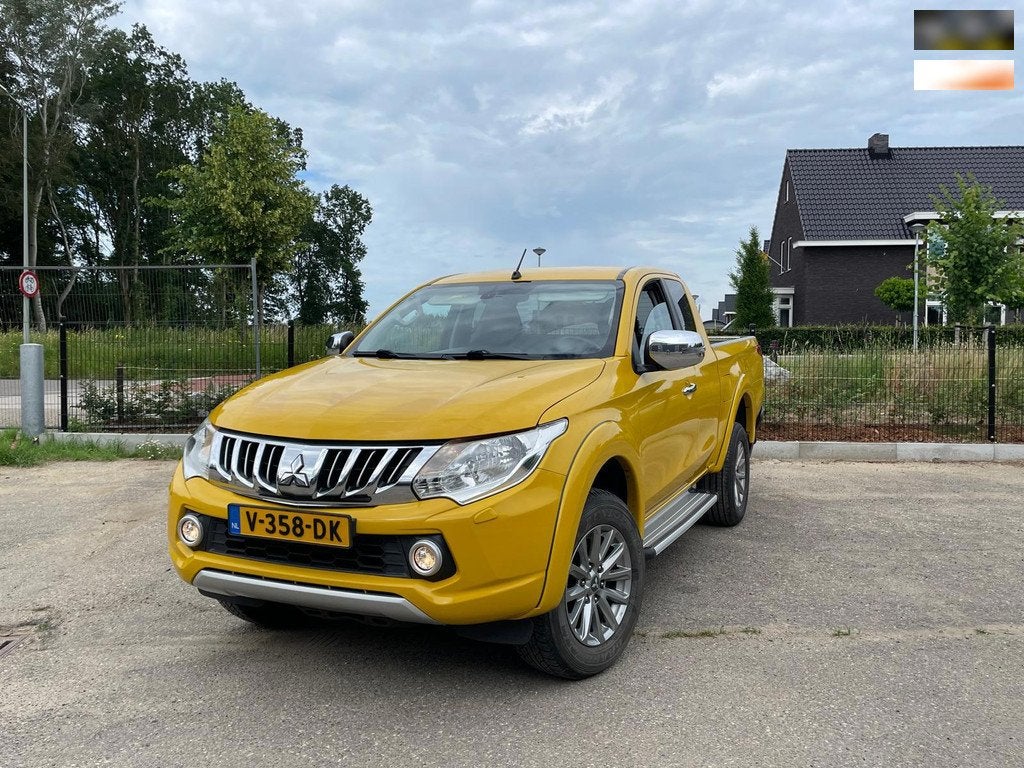 Mitsubishi L 200 2.4 DI-D Club Cab Intense,airco,cruise came, Auto's, Mitsubishi, Bedrijf, Te koop, L200, 4x4, ABS, Achteruitrijcamera