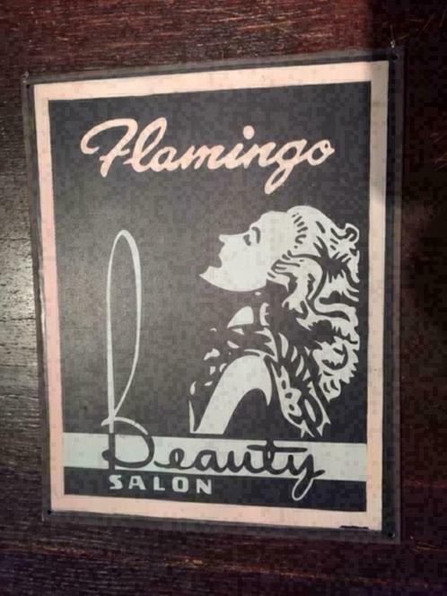 Flamingo Beauty Salon. Metalen reclameplaat, Antiek en Kunst, Curiosa en Brocante, Ophalen of Verzenden