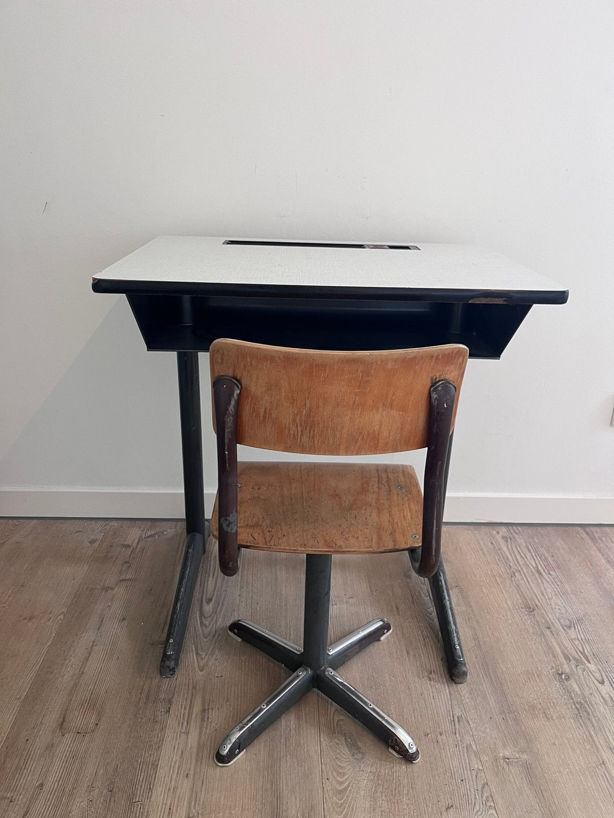School bureautjes, Ophalen, Gebruikt, Tafel(s) en Stoel(en)
