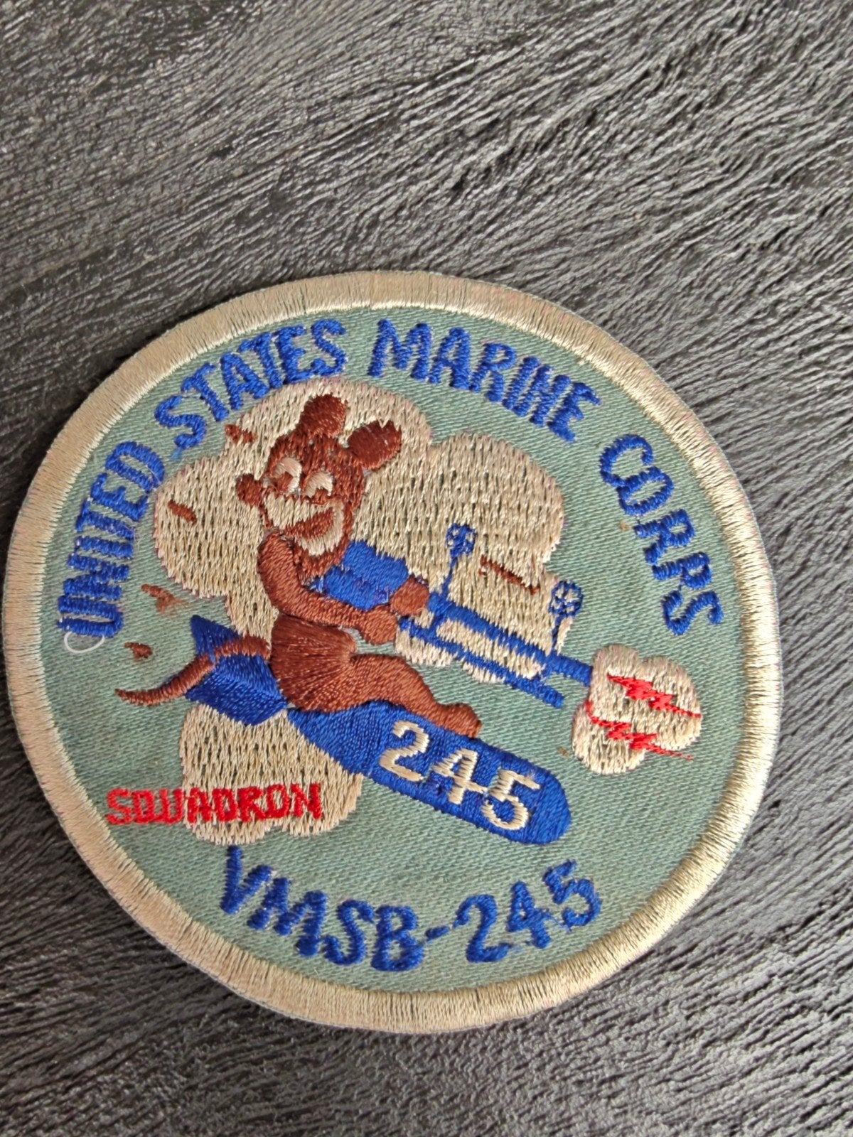 VMSB-245 Red Mousie Squadron Patch – vkk, Ophalen of Verzenden, Luchtmacht, Nederland, Embleem of Badge