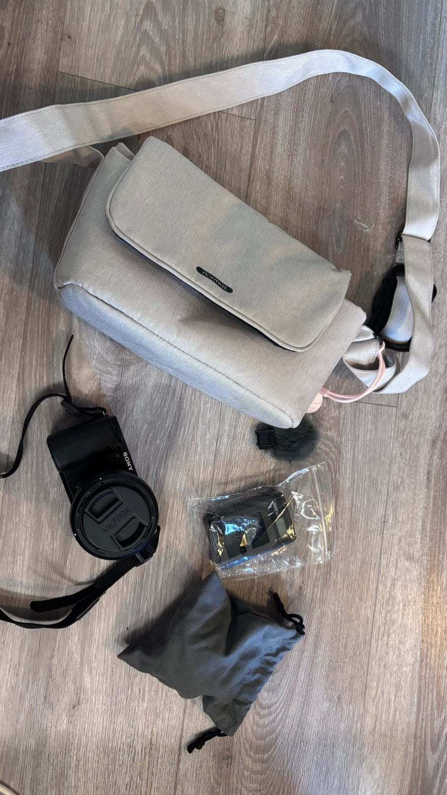 Sony zve10 camera /vlog/ picture/ with two lens, Ophalen of Verzenden, Zo goed als nieuw, Sony, Geen optische zoom
