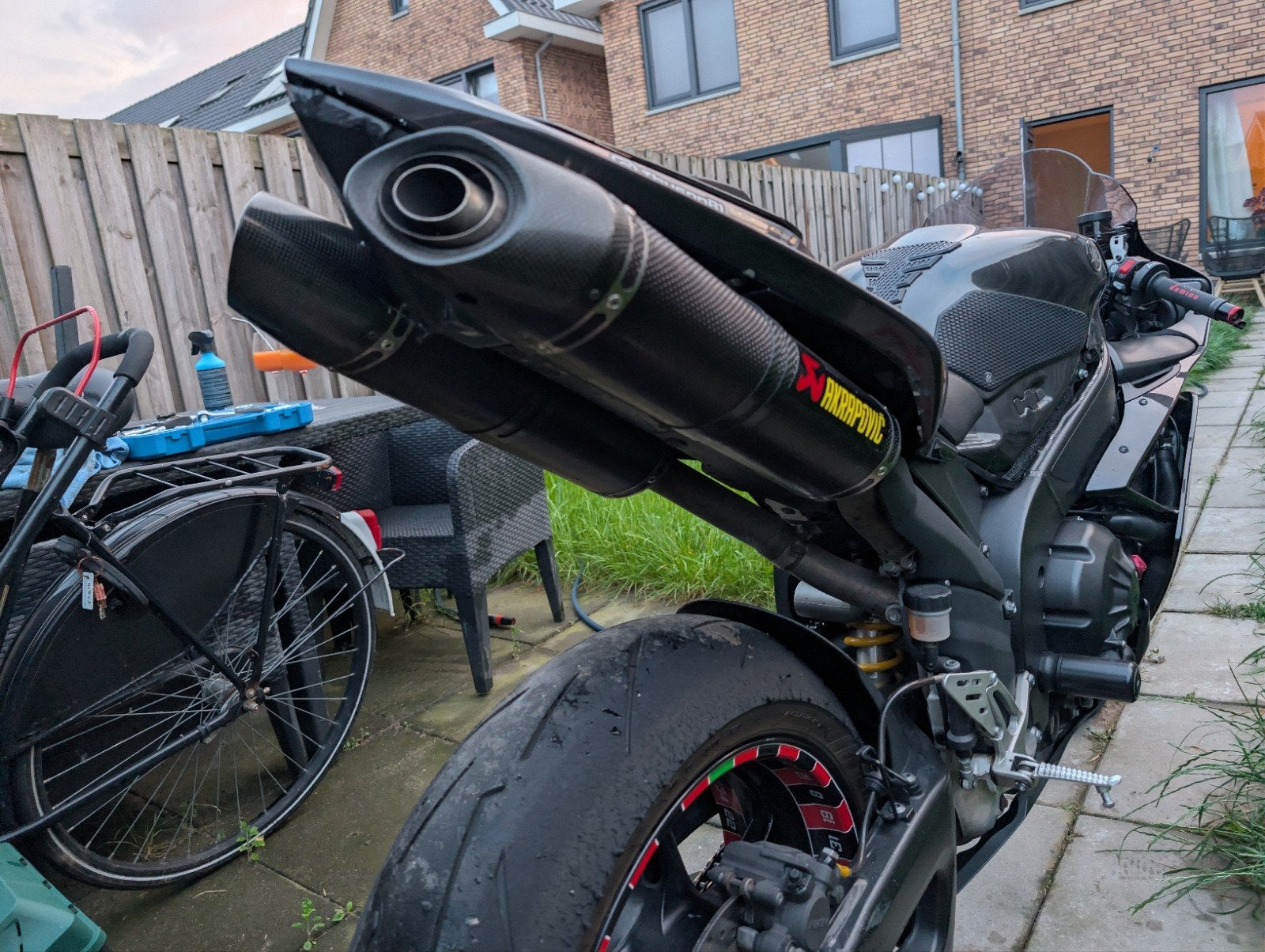 Akrapovic carbon uitlaten - Yamaha R1 RN19 2008, Ophalen, Nieuw