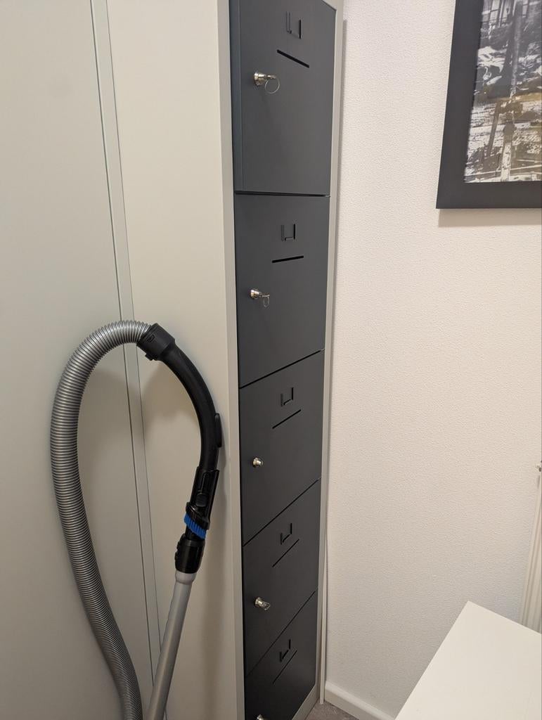 Moderne kluisjes/lockers met munt slot., Ophalen of Verzenden, Zo goed als nieuw, Modern, Industrieel