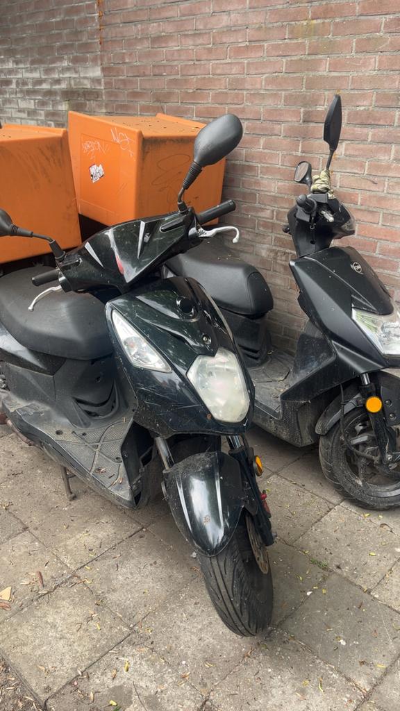 2 Bezorgscooters Sym Orbit 2&3, Fietsen en Brommers, Ophalen, Zo goed als nieuw, Benzine, Overige modellen