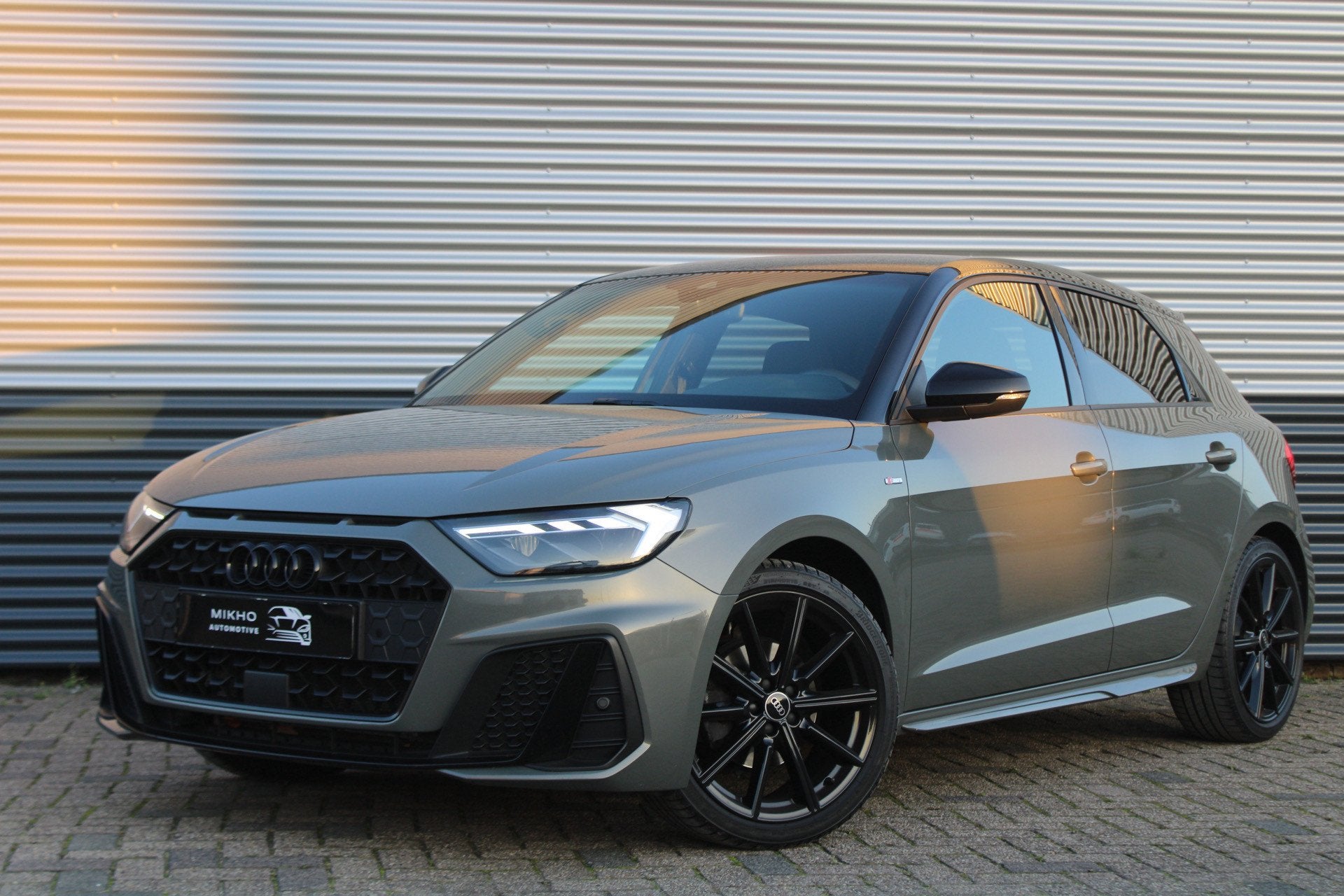 Audi A1 Sportback 35 TFSI 3x S-line | Edition one | Camera |, Auto's, Dealer onderhouden, Zwart, 4 cilinders, 150 pk