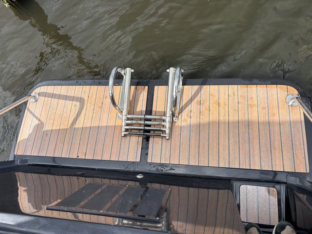Foto 3 van Tender 7.10m 2022 20PK motor weinig mee gevaren