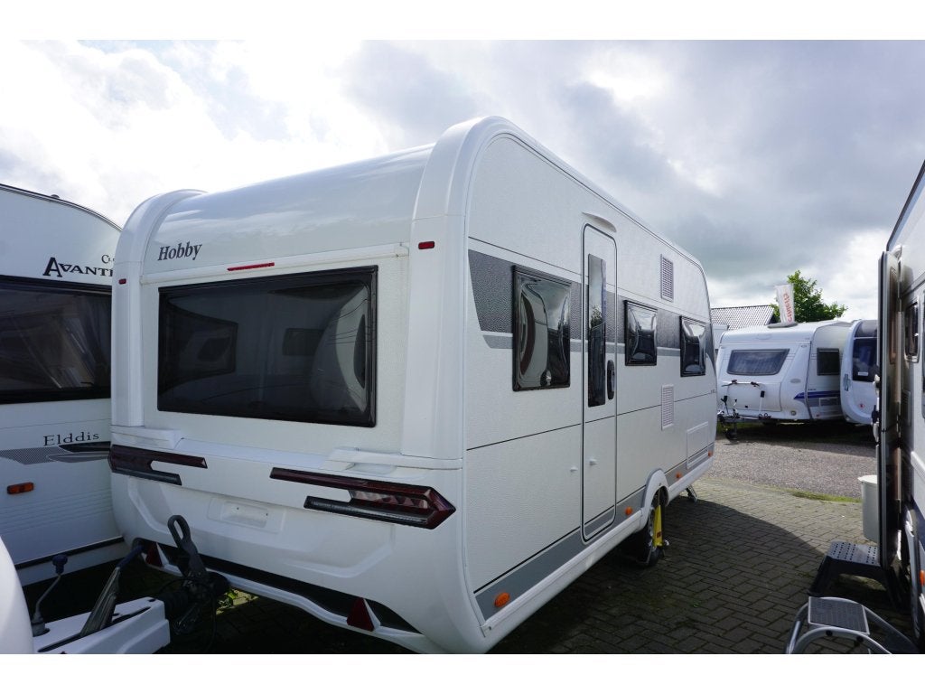 Hobby De Luxe 495 UL As1800kg,Vloerverwarming, Caravans en Kamperen, Standaardzit, Hobby, Bedrijf, Schokbreker