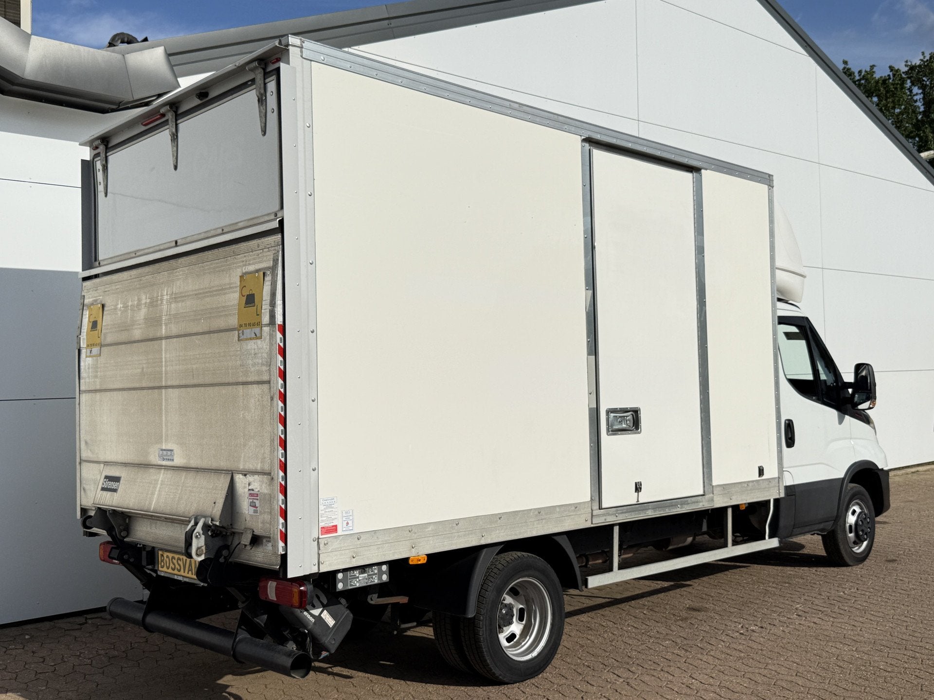 Iveco Daily 35C16 3.0 160PK Bakwagen Laadklep Zijdeur Camera, Auto's, Zwart, 4 cilinders, Iveco, 160 pk