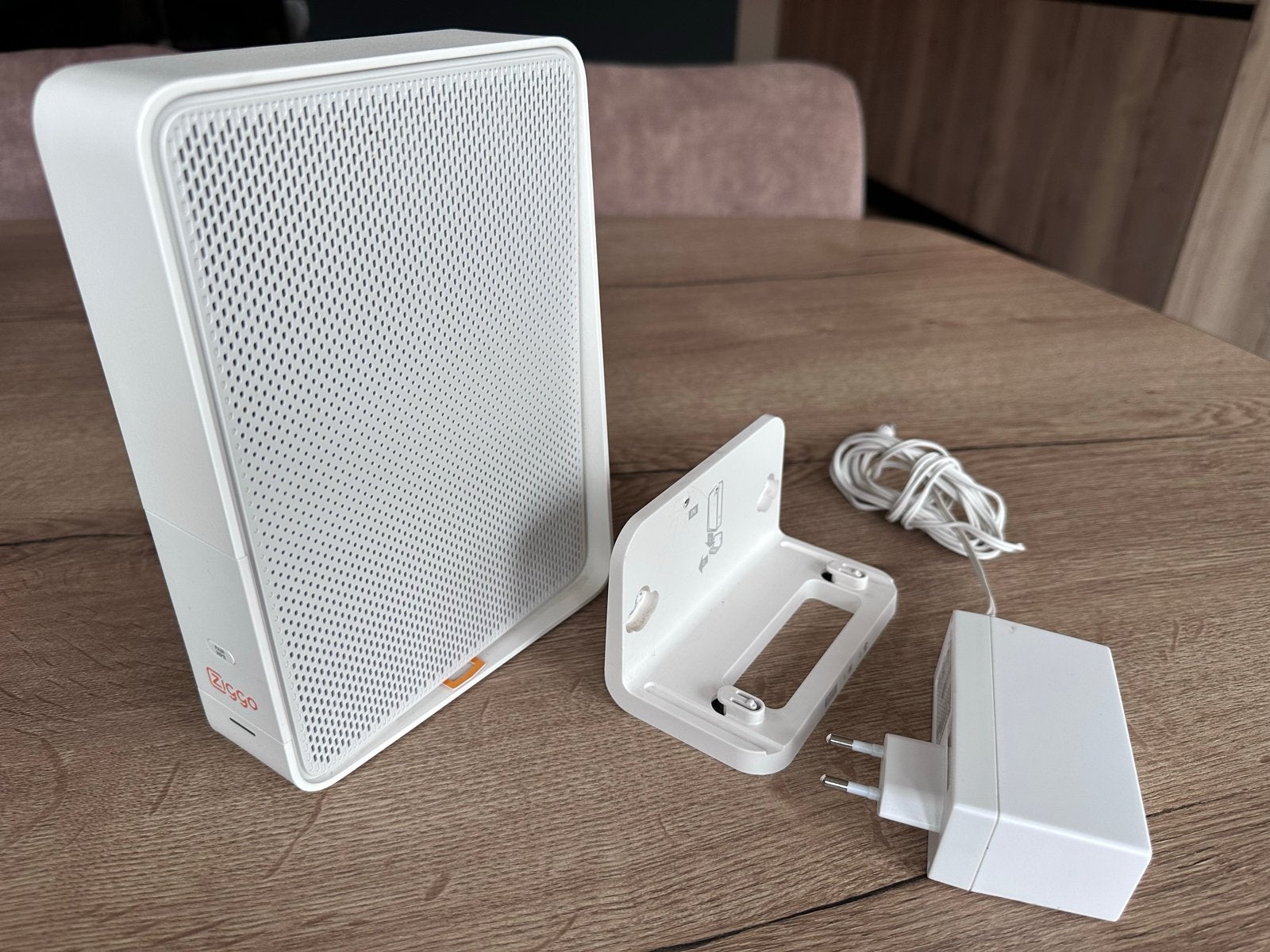 Ziggo Connectbox modem/router (Compal CH7465LG-ZG), Ophalen of Verzenden, Zo goed als nieuw, Router met modem