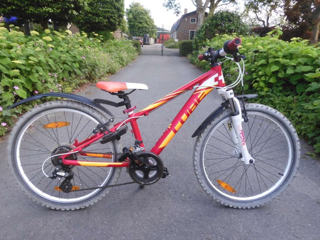 Hele stoere 24 inch Cube Acid race 240 met 21 versnellingen, 24 inch, Velgrem, Cube, Versnellingen