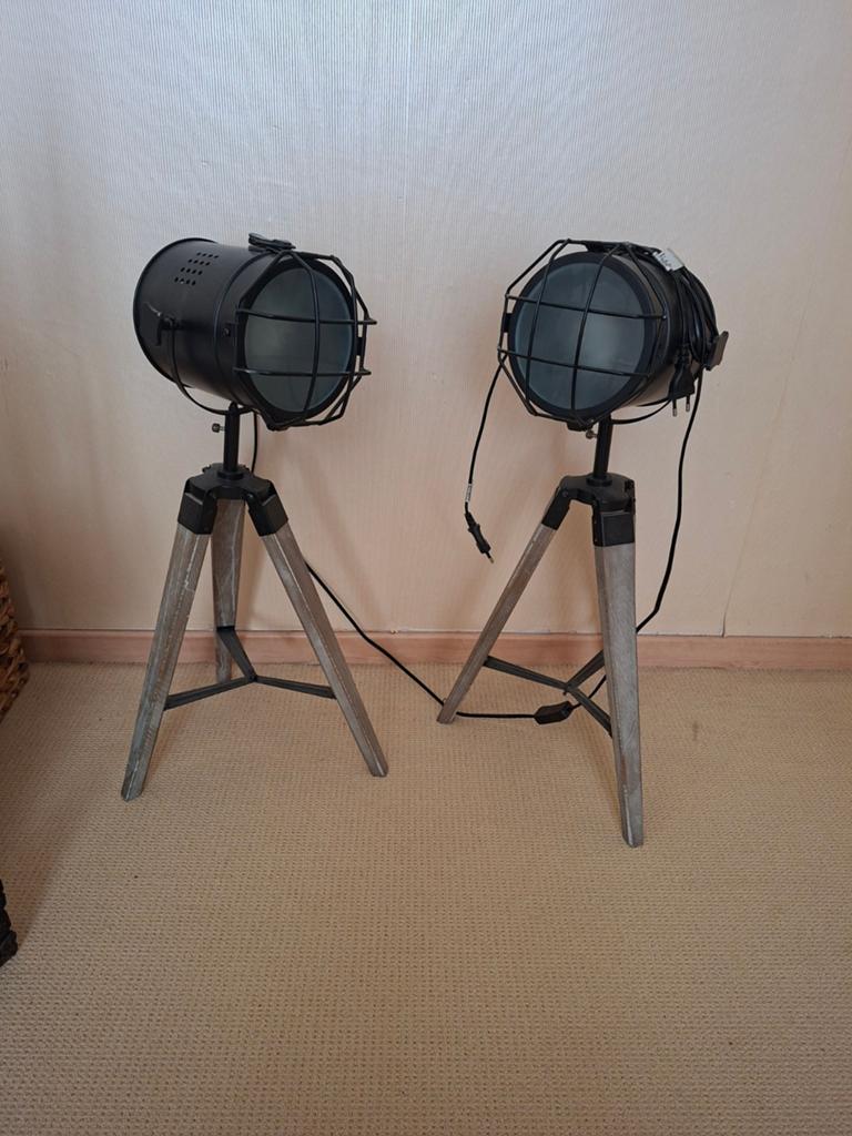 Set van 2 industriële spotlampen op statief, 62cm hoog, Huis en Inrichting, Ophalen, Metaal of Aluminium, Vloerspot of Grondspot