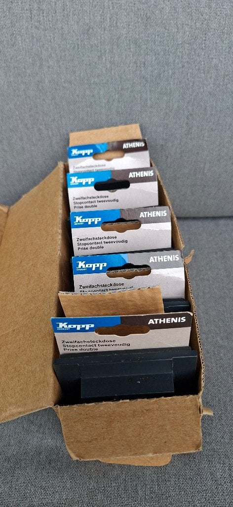 5  Kopp/Athenis stopcontacten, Zo goed als nieuw, Stopcontact, Ophalen, Overige merken